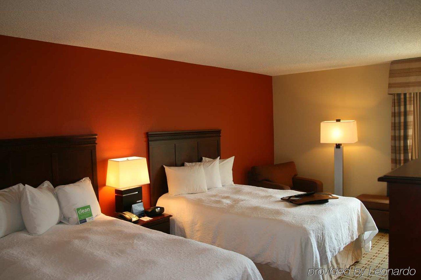 Hampton Inn Houston Near The Galleria Номер фото